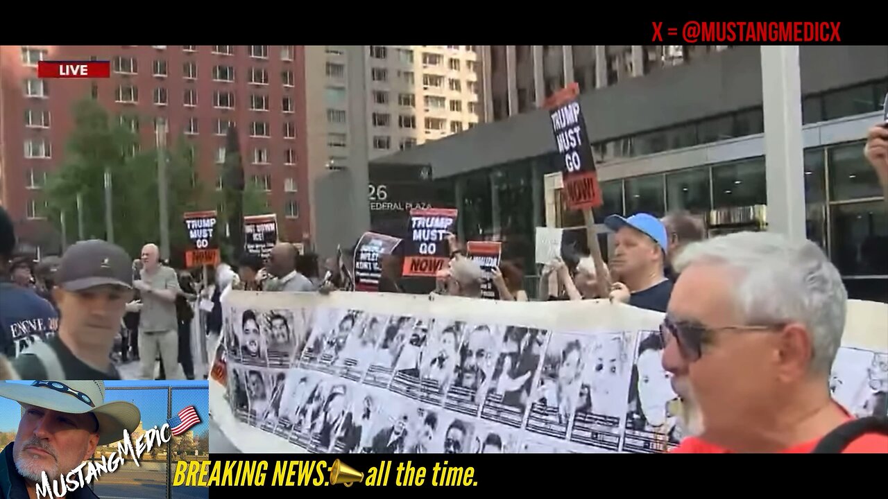 BREAKING NEWS:📣 Protesters against ICE are in front of a New York Federal Plaza Immigration Court.