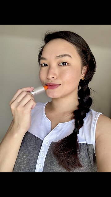 MACQUEEN - Loving You Tint Glow Lip Balm - Sweet Orange