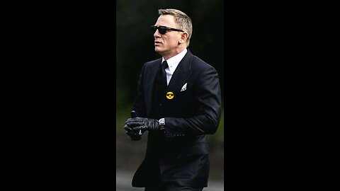 be james bond 😎