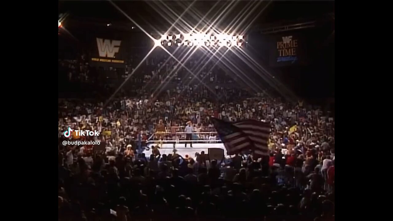 Roddy Piper - Hulk Hogan