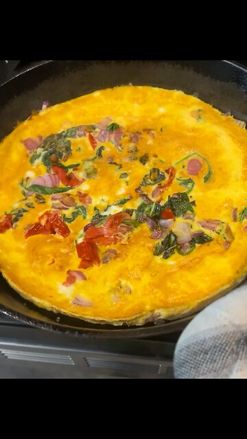 . A Warm Morning: Fresh Bread, Buns & Homemade Omelette