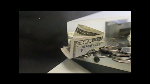 COIN PUSHER || $50 Bill ON THE EDGE!