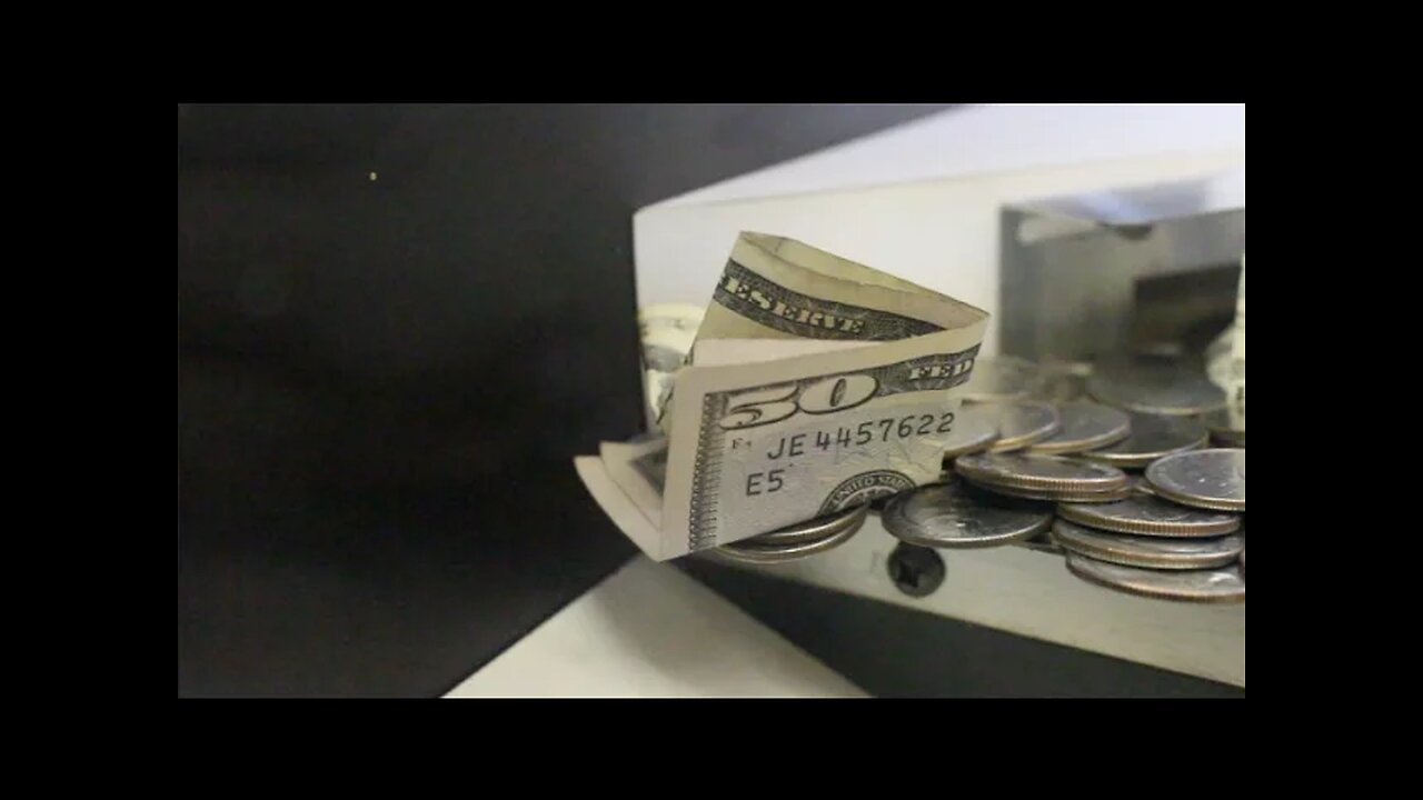 COIN PUSHER || $50 Bill ON THE EDGE!