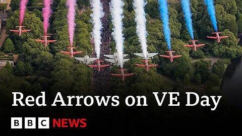 Experience VE Day flypast from inside Red Arrows cockpit (360 video) | BBC News