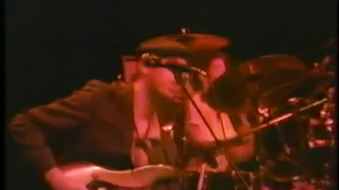 Daryl Hall & John Oates - Kiss On My List = Live 1982