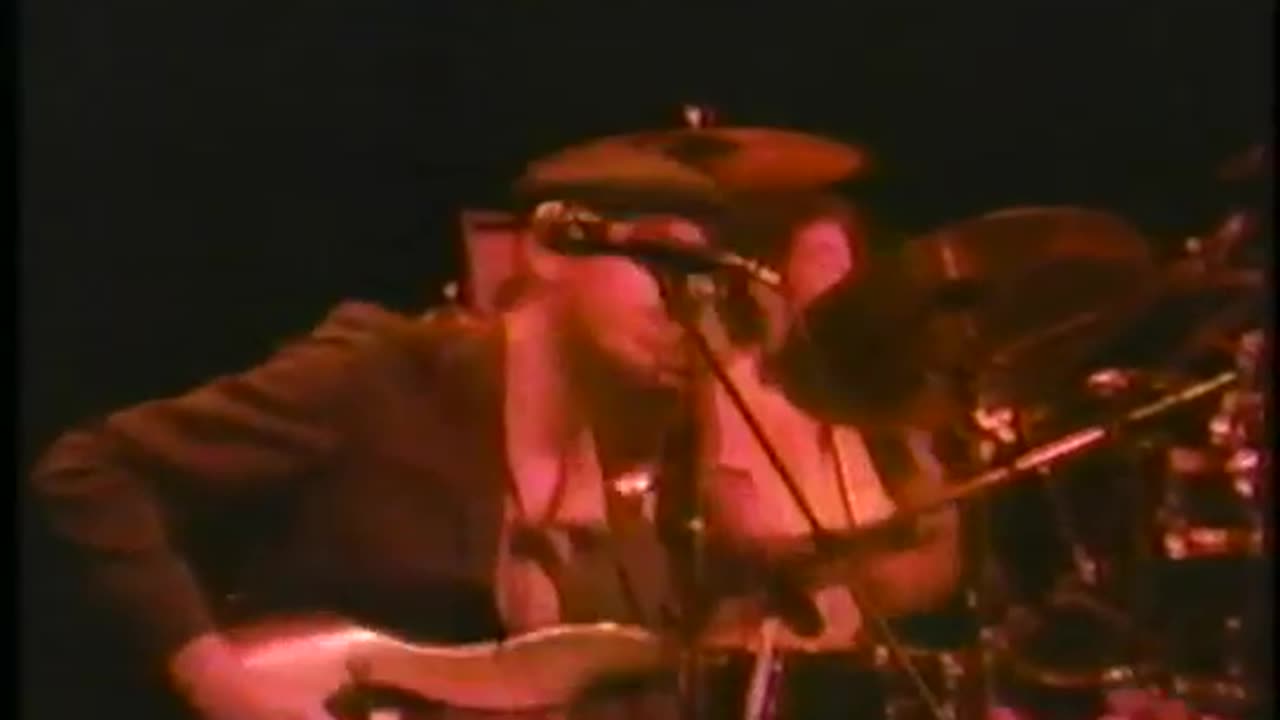 Daryl Hall & John Oates - Kiss On My List = Live 1982