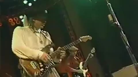 Stevie Ray Vaughan performs "Voodoo Child" in Nashville (1987)