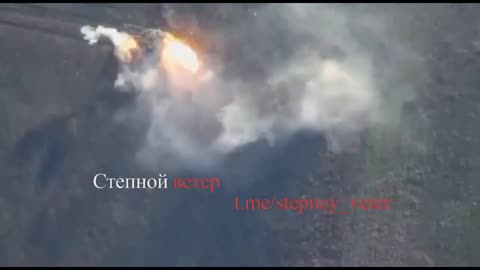 Russian destruction of a Ukrainian self-propelled tracked gun-howitzer