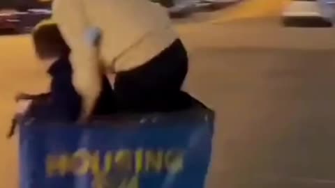Bau