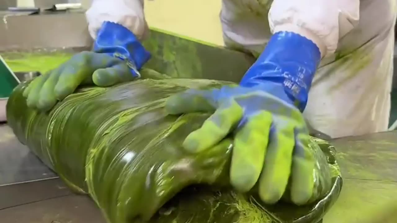 Making matcha flavored candy