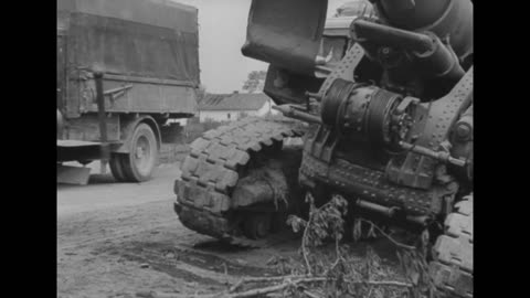 soviet_t26_tanks_and_203mm_howitzer_m1931