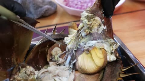GIANT ALIEN CRAB Vietnamese Street Food