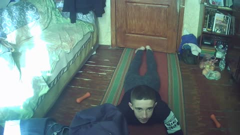 Тренировка спины на полу за 4 минуты
