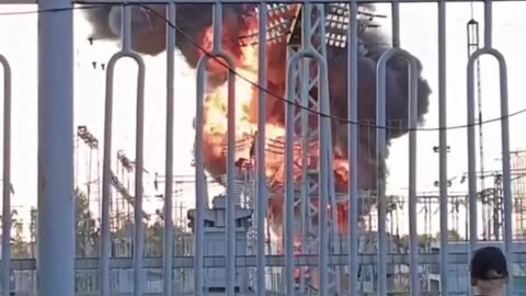 🔥👀 Penza, Russia. Transformers are burning at CHP-1. Power outages in the city.