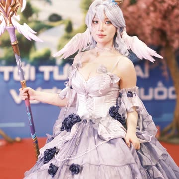 Enchanting Angelic Cosplay at Event