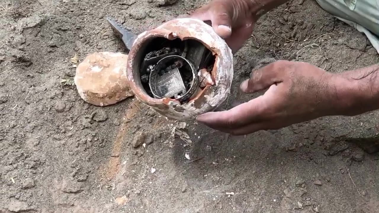 I Found an Ancient Jewelry Box Buried in the Desert Jungle!