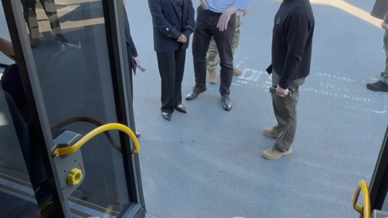 Zelenskyy Rides City Bus, While Putin Won't Leave Kremlin Without 40 Car Escort Shuting Down Moscow