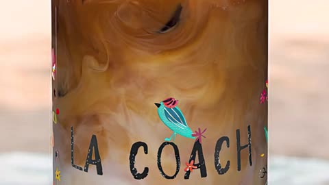 ¿Listo para disfrutar tu bebida con estilo? ¡Este vaso tropical es todo lo que necesitas! #