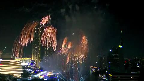 New Year’s fireworks of Thailand and Vietnam ring in 2026