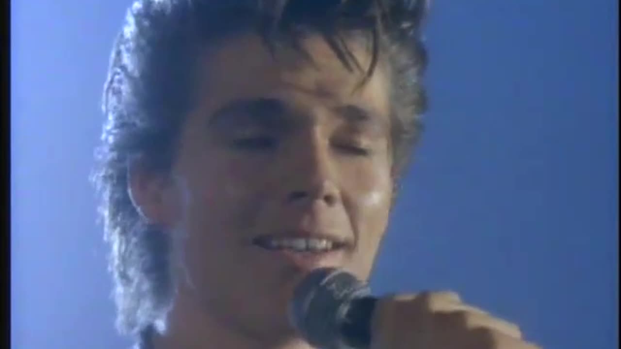 A-HA Take On Me 1984 Version.