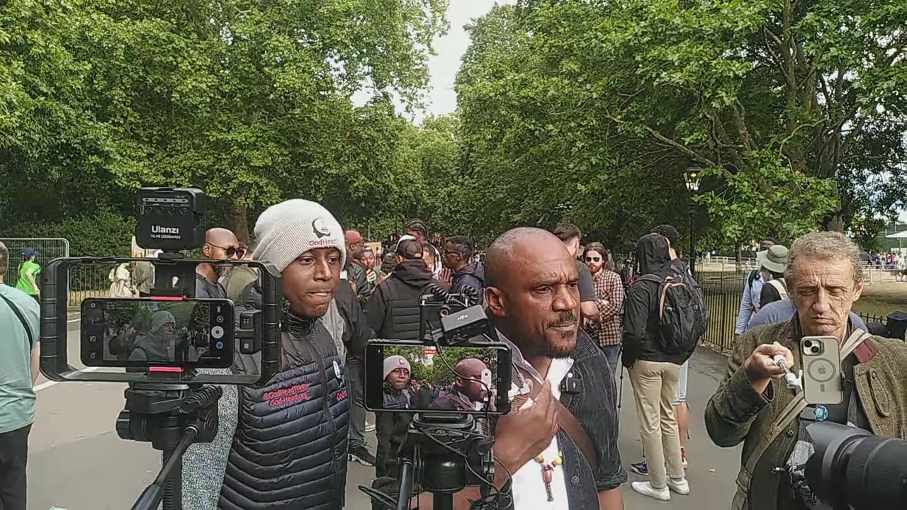 Alif Lam Meem. What does it mean? - Ben Gets Caught In The Escape Proof Trap At Speakers Corner