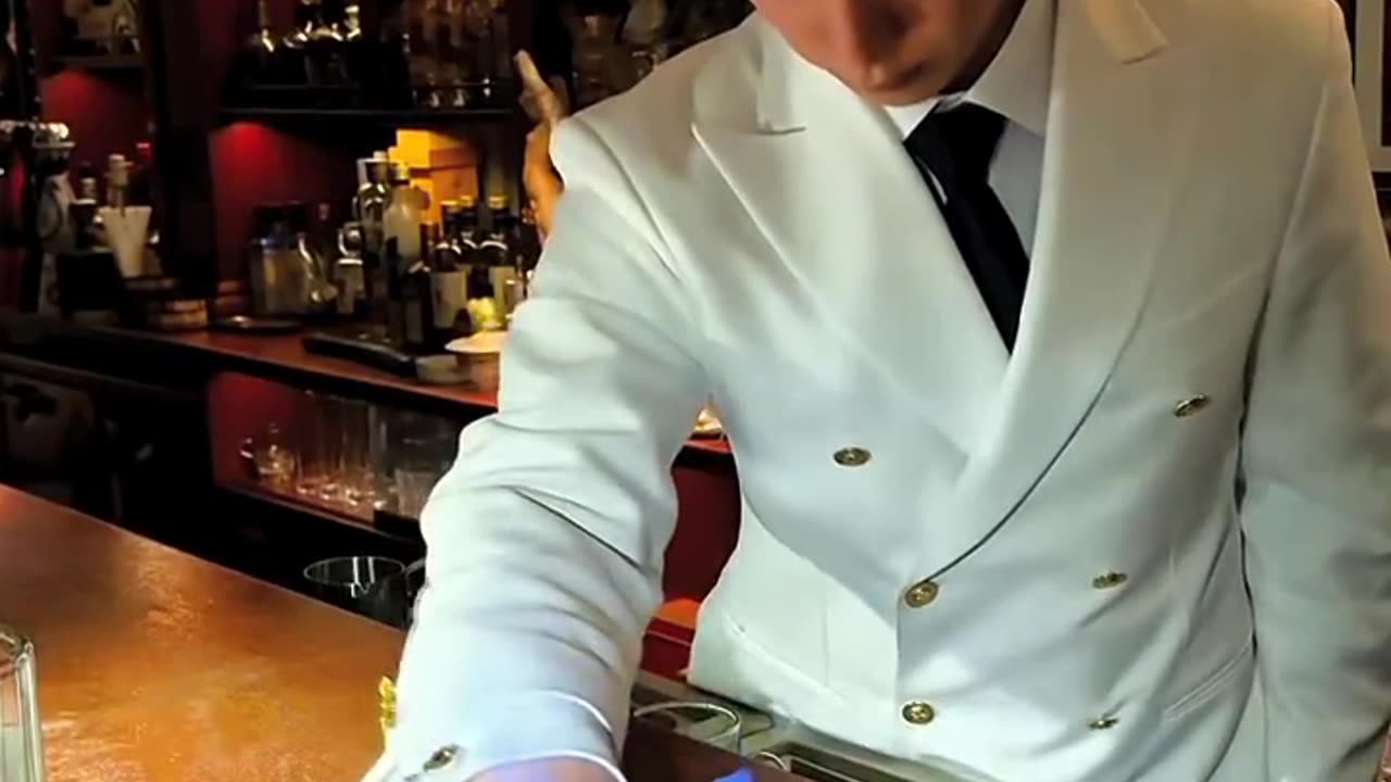 This Bartender’s Skills Are Next Level! 🤯🍸 #shorts