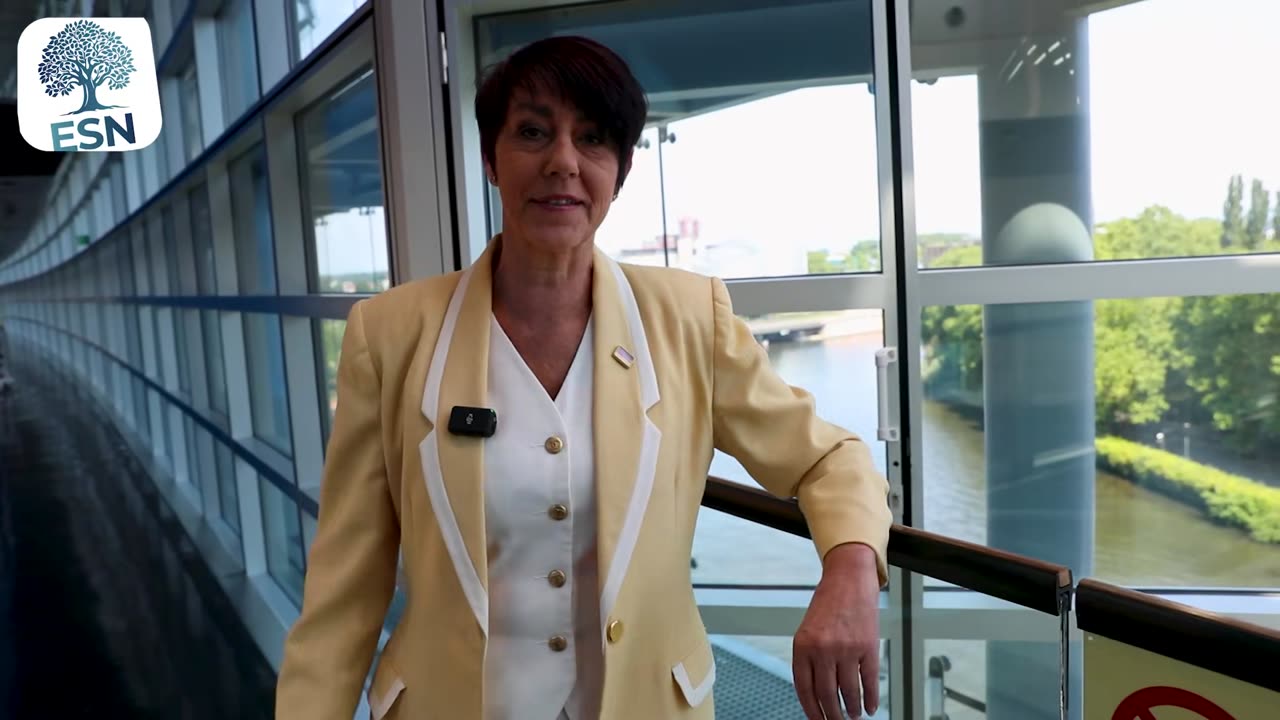 Christine Anderson back to Canada