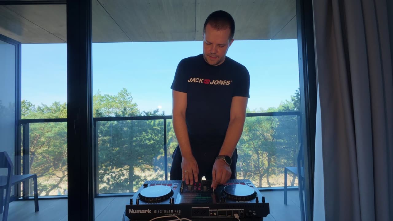 House Music 24/7
