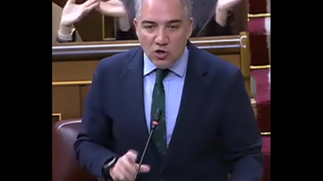 Bendodo acusa a Mª Jesús Montero y a Sánchez de conocer y tapar la corrupción de los EREs.