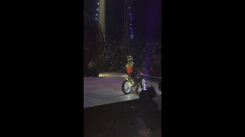 Globe of death Amazing single motocross acrobatics