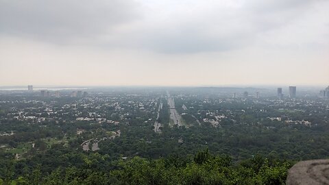 we visit Margalla hills top to view pf Faisal mosque and full islamabad