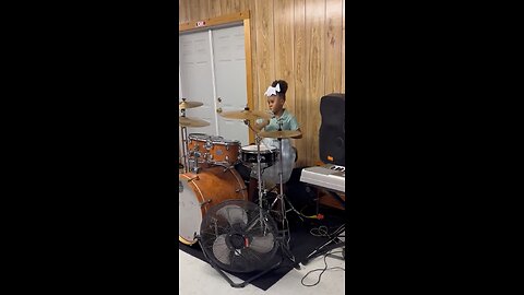 Play Lyndsey!! 🥁 #playitgirl #raisethemright #majorscaletv