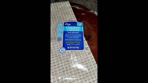 Eating Kroger Chicken Caesar Salad Kit, Dbn, MI, 8/20/25