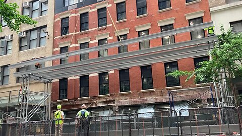 How Scalfolding is Built (Midtown Manhattan Apartment)