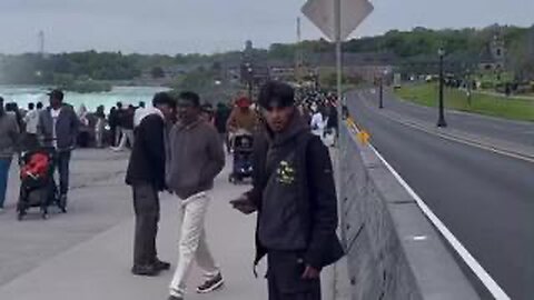 NIAGARA FALLS - INVASION