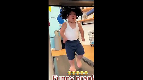 Dwarf Man’s Funniest Pranks – You’ll Laugh Nonstop! 😂