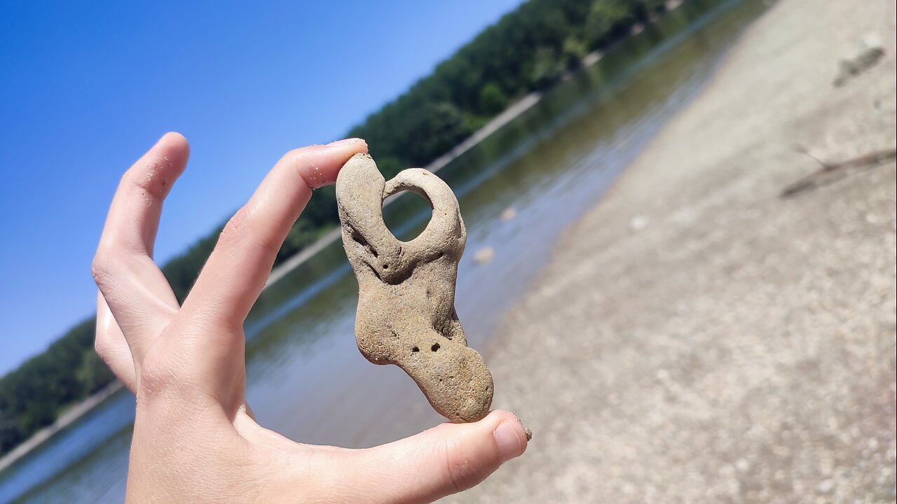 Nagybajcs, Hungary, pebble decoration