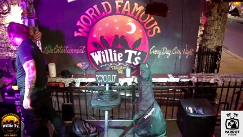 LIVE Music Everyday!