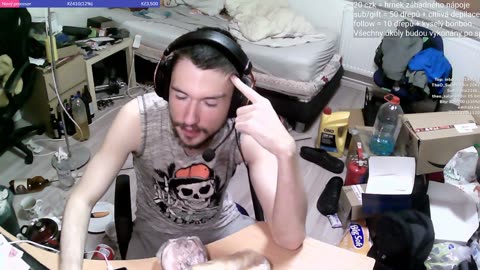 Řekni ahoj! Say hello! Sag hi!