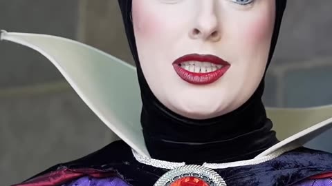 Viral Evil Queen Savage Comeback Bestie Surprise you have one! #evilqueen #disneyland #snowwhite