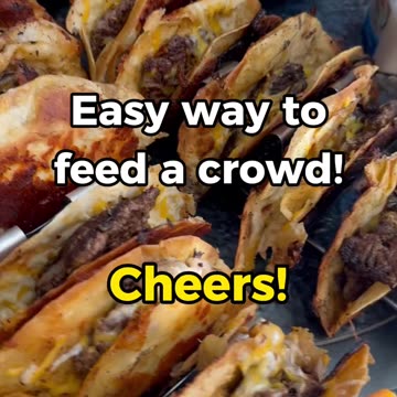 Taco Smash Burgers - Great way to feed a crowd! #grilling #tacos #burger