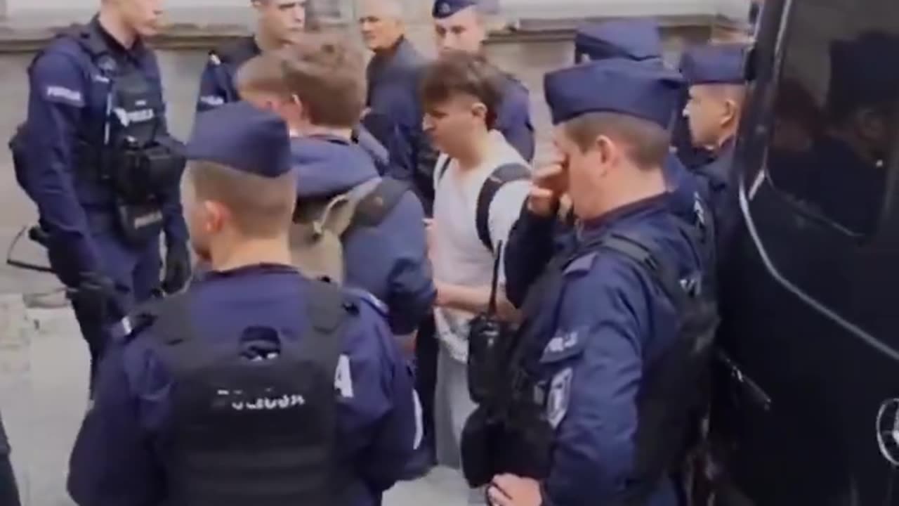 Wiec Trzaskowskiego w Gdańsku, 10, DZIESIĘCIU!! policjantów zrobiło nalot na 3