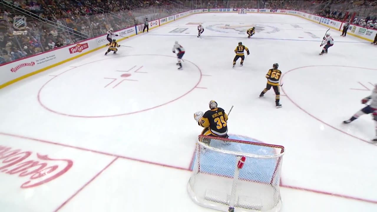 NHL - Alex Ovechkin scores No. 897 🙌