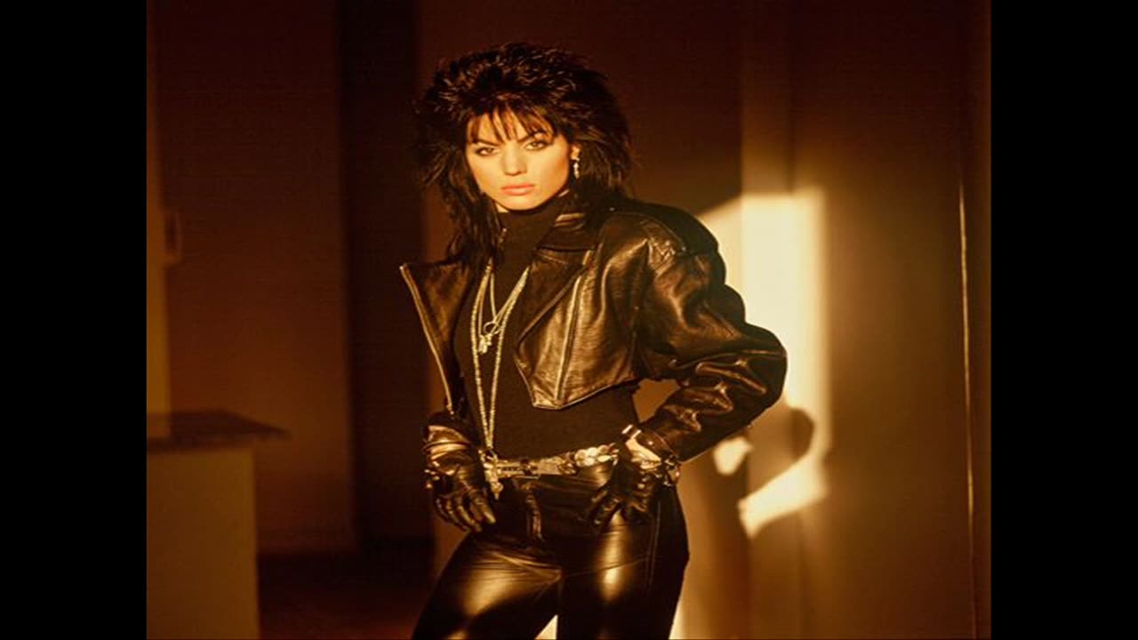 Joan Jett & the Blackhearts I Hate Myself For Loving You 🇺🇸