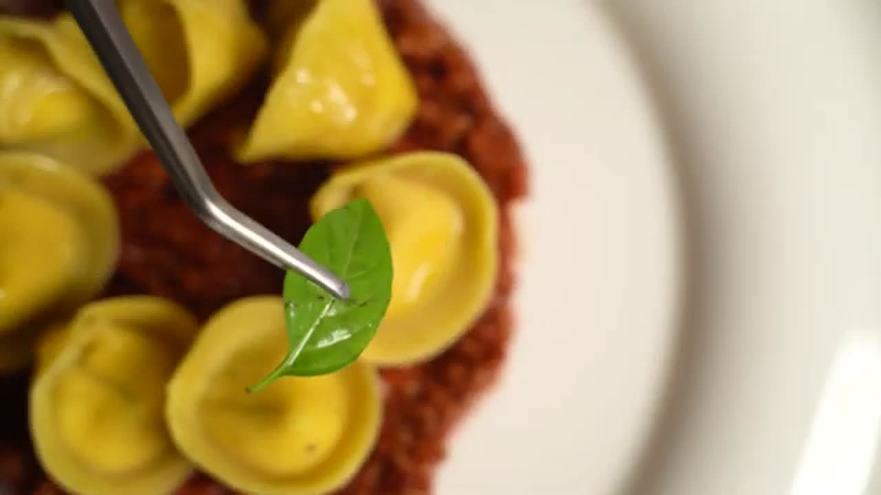 AEOM Tortellini Bolognese