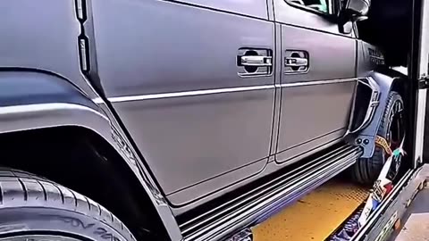 Watch a Jeep Burst Out of an Enclosed Trailer!