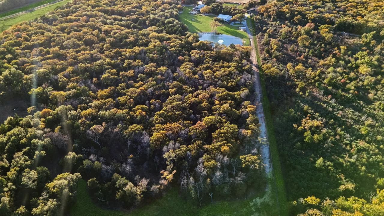 Opulent Outposts with Stunning Views in Luxury Houses.