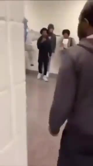 OOOHHH SHE GOT BITCH-SLAPPED!!! OOOHHH!!!