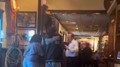 Woman who left without paying forgot her purse and the waiter wouldnt give it back