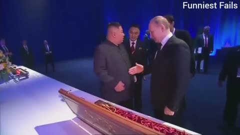 40 Embarrassing Moments of World Leaders Caught On Camera